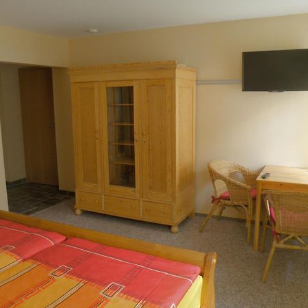 Am Lindenbaum Bed & Breakfast Зебниц Стая снимка